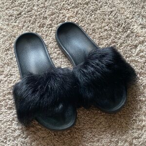 Ugg sandals size 7